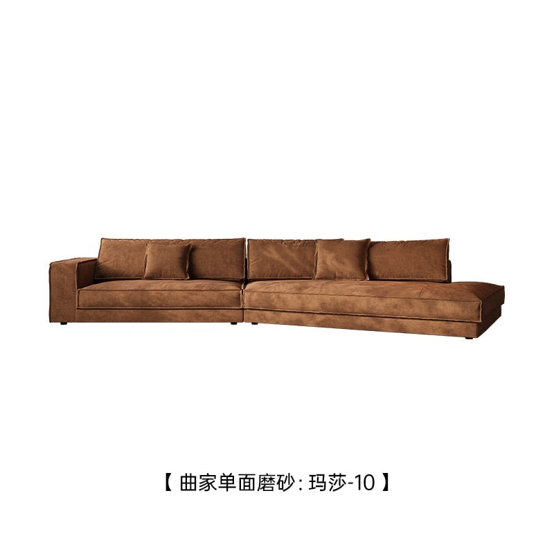 Budapest Sofa, the proud work of a major Italian brand, enduring for a long time
