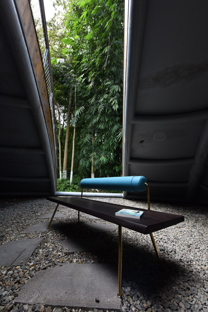A light luxury style bench