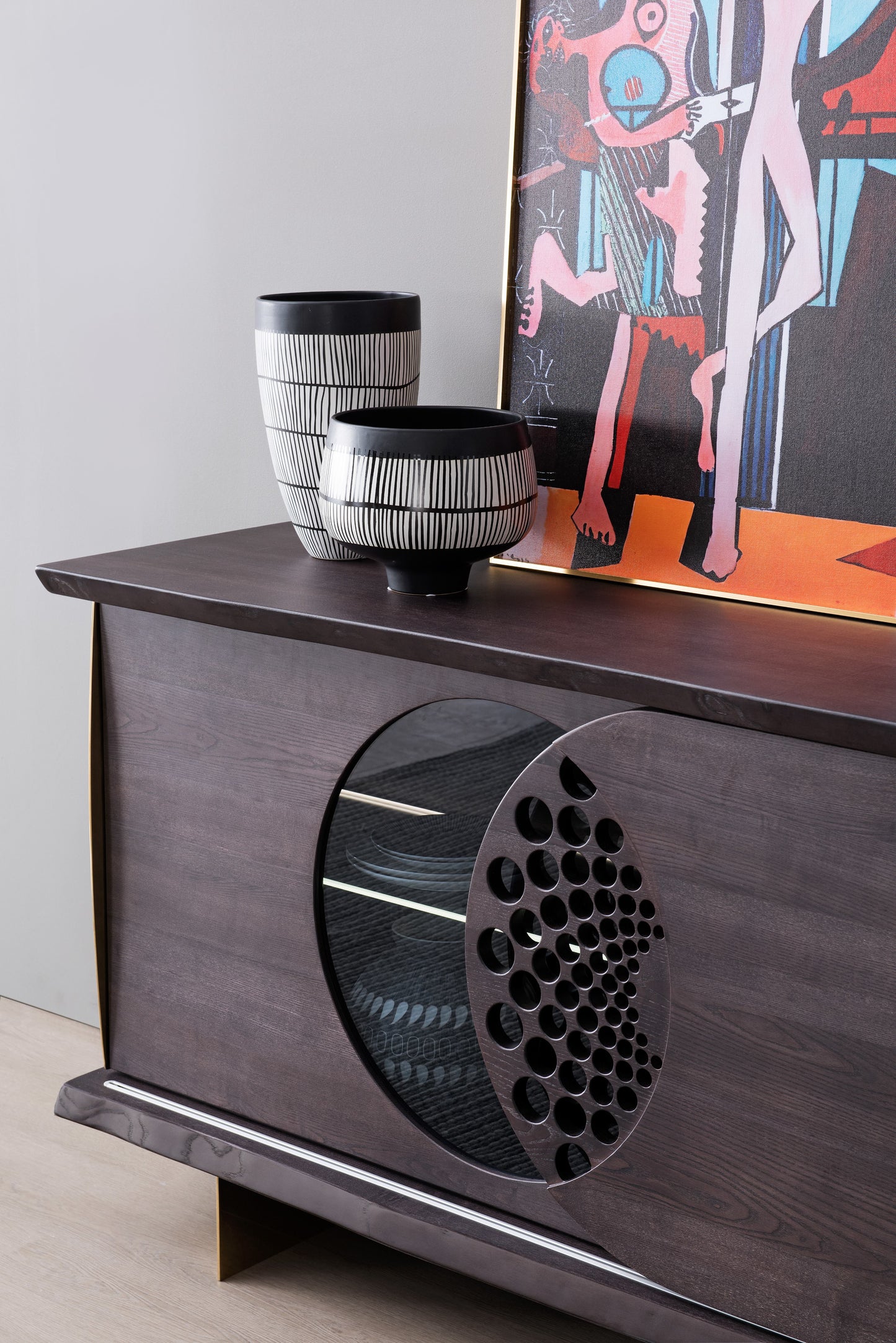 Light luxury style ebony color high-end dining cabinet