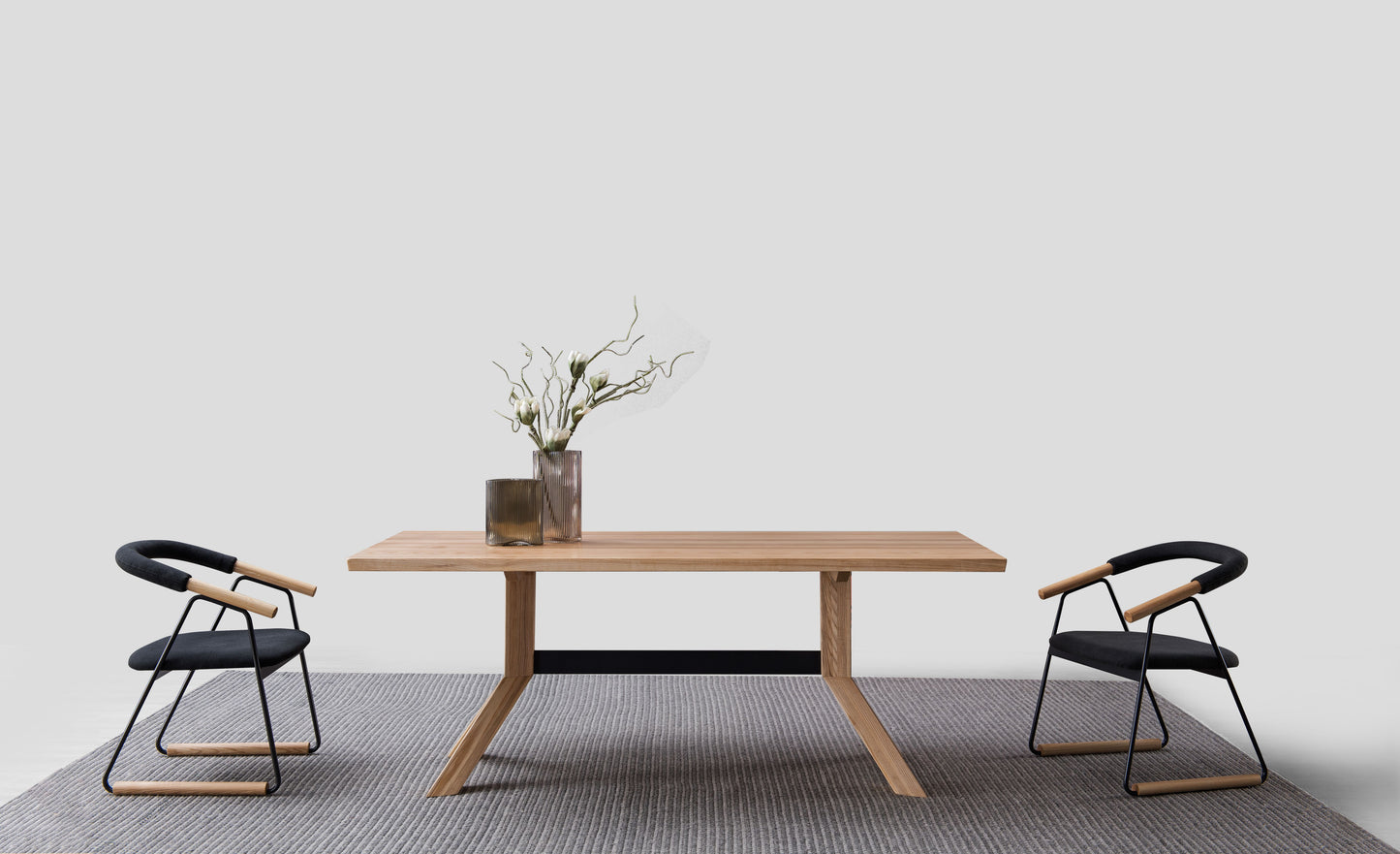 【Video】Solid wood dining table in natural wood color